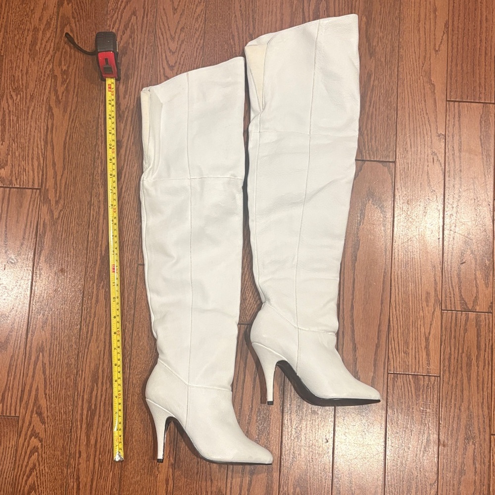 Elegant White Knee-High Women's Boots